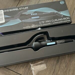 Bio Ionic 0.75” Curling Iron!